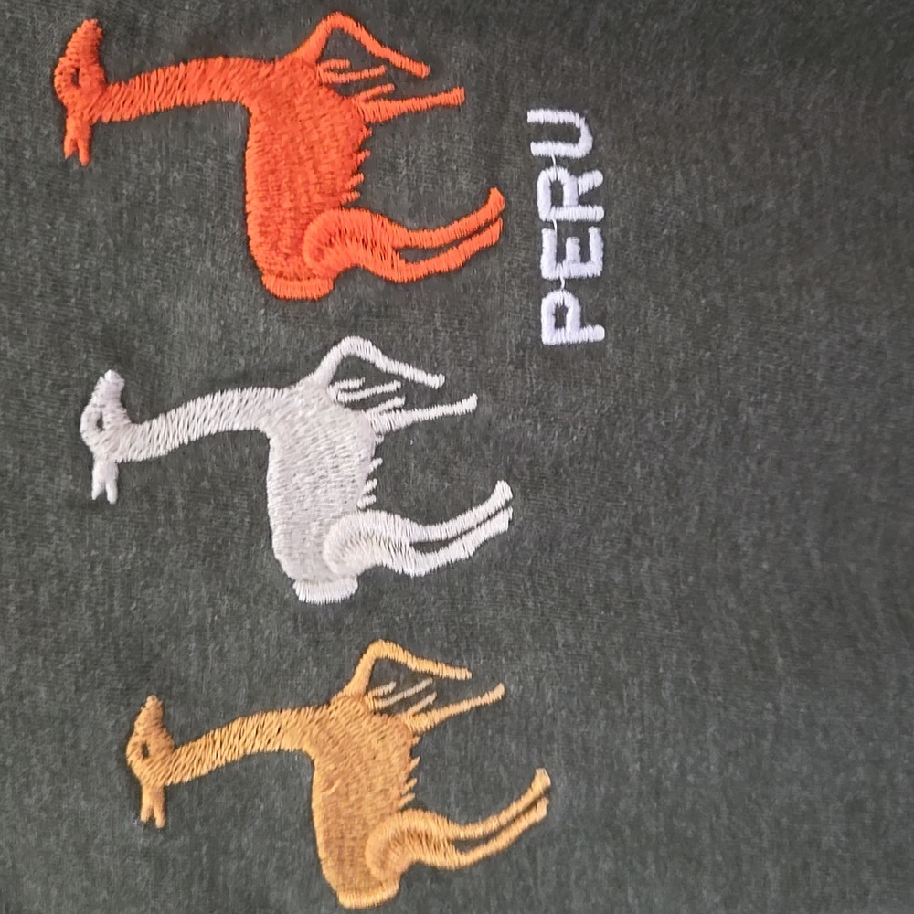 Cler's Art Olive Green Peru Llama T-Shirt - Picture 6 of 9